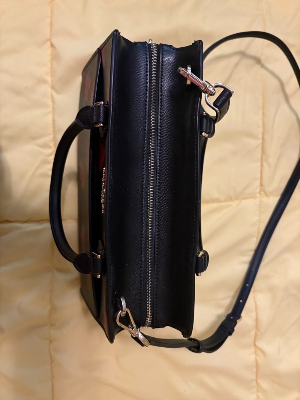 kate spade black handbag with red rose print - Picture 4 of 6